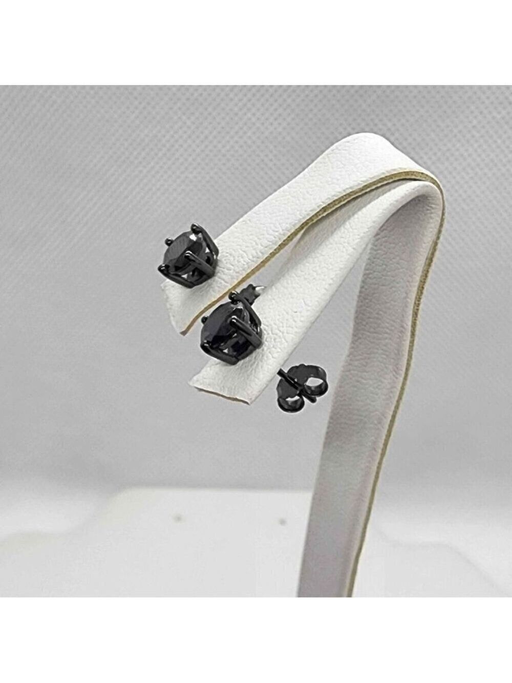 925 Sterling Silver Black Stone Stud Earrings – Unisex, Brand New